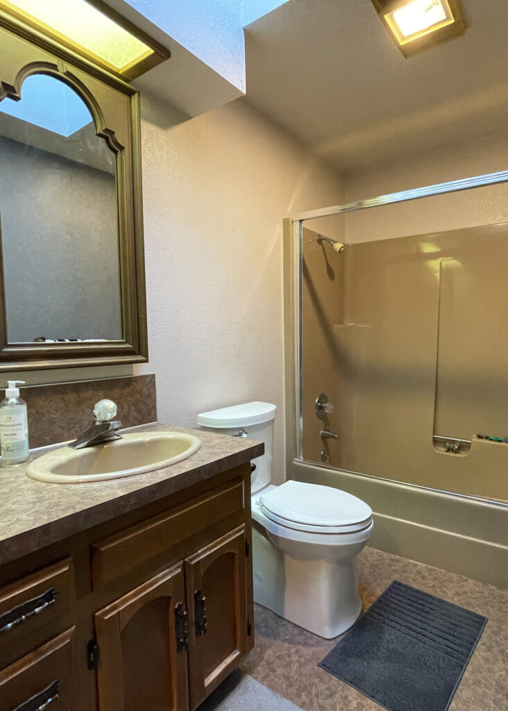 Outdated bathroom in need of online bathroom design makeover