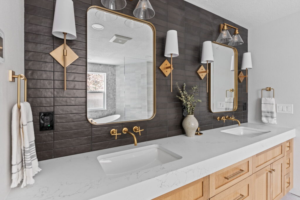Beautiful Remodeled Bathroom by Expert Interior Designers for Your Home