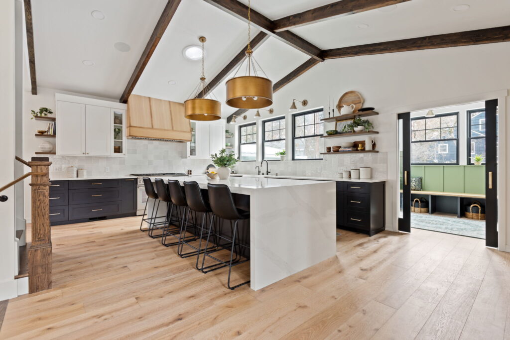 Beautiful Remodeled Kitchen by Expert Interior Designers for Your Home